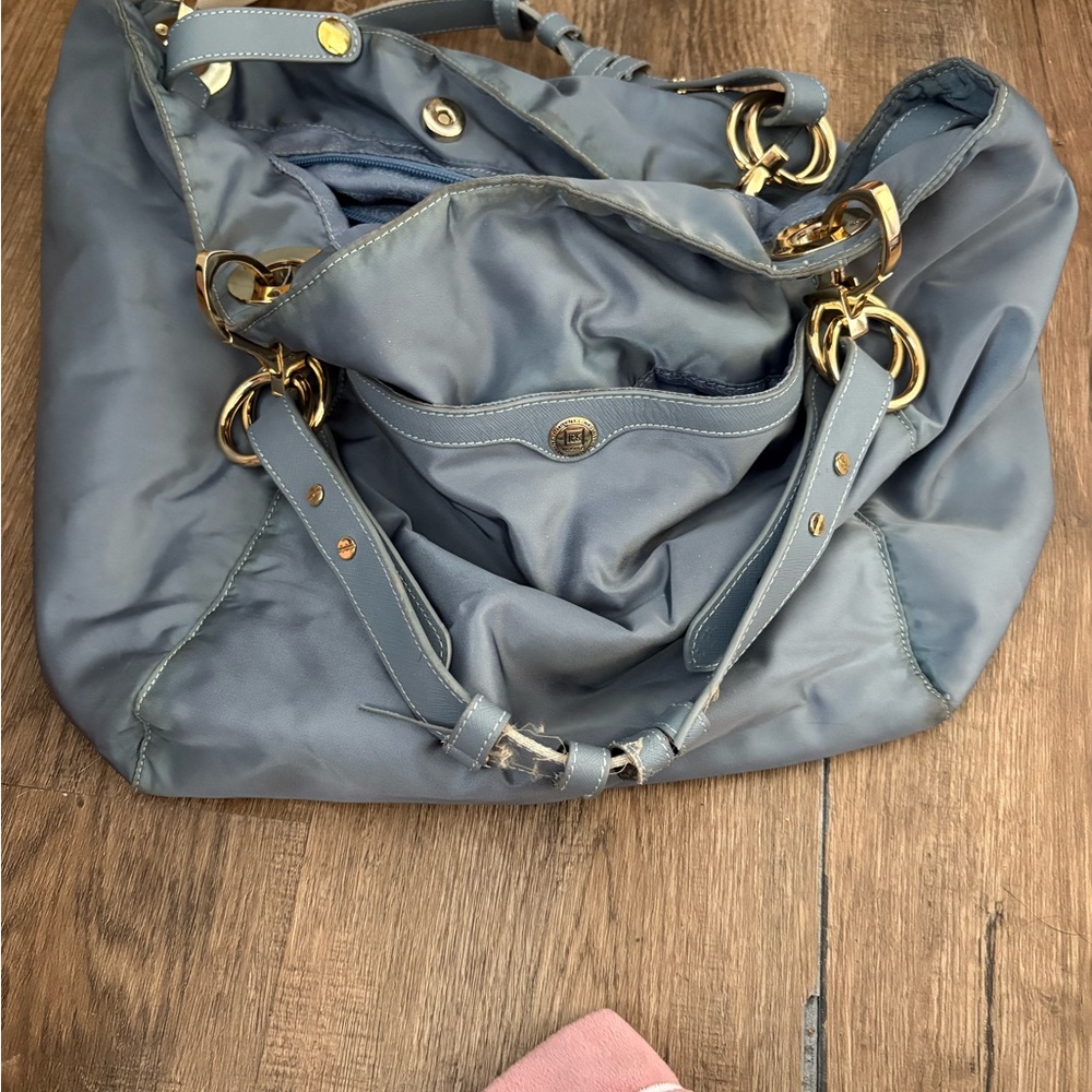 Chic Blue and Gold Shoulder Bag with Elegant Design
